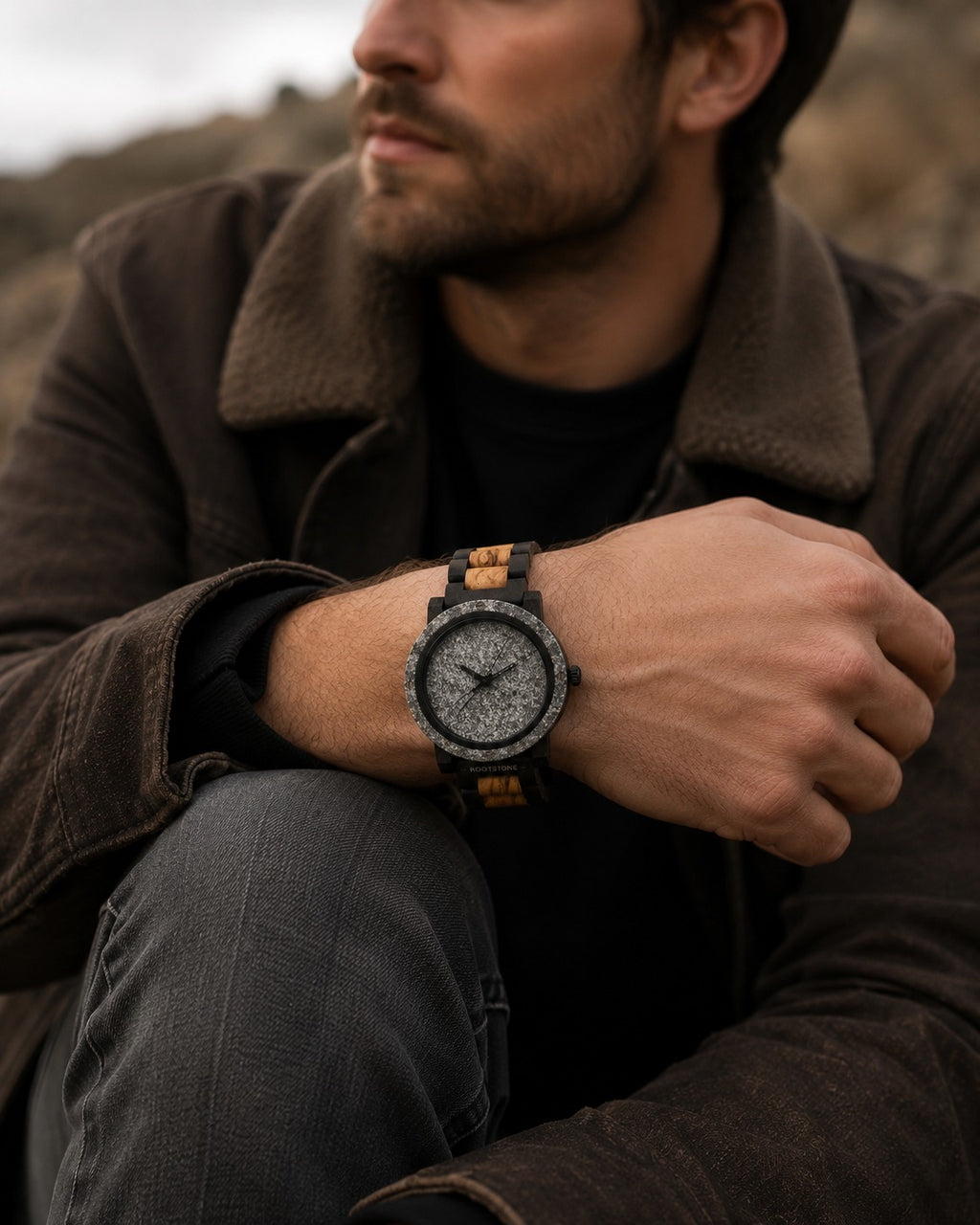 Rootstone GRÅFJELL Herrenuhr aus Holz und Metall mit grauem Zifferblatt – Ansicht 5